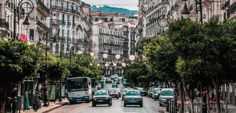 وجهة للعشّاق ومنبر للمتظاهرين... شارع ديدوش مراد بالجزائر