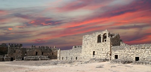 بعيداً عن البتراء والعقبة... ست مغامرات سياحية عليك خوضها في الأردن